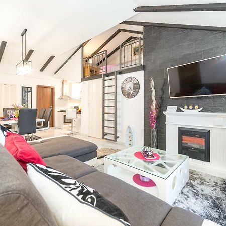 Tranquility And Nature In 4 Bedroom With Sea View Mokosica Exterior photo