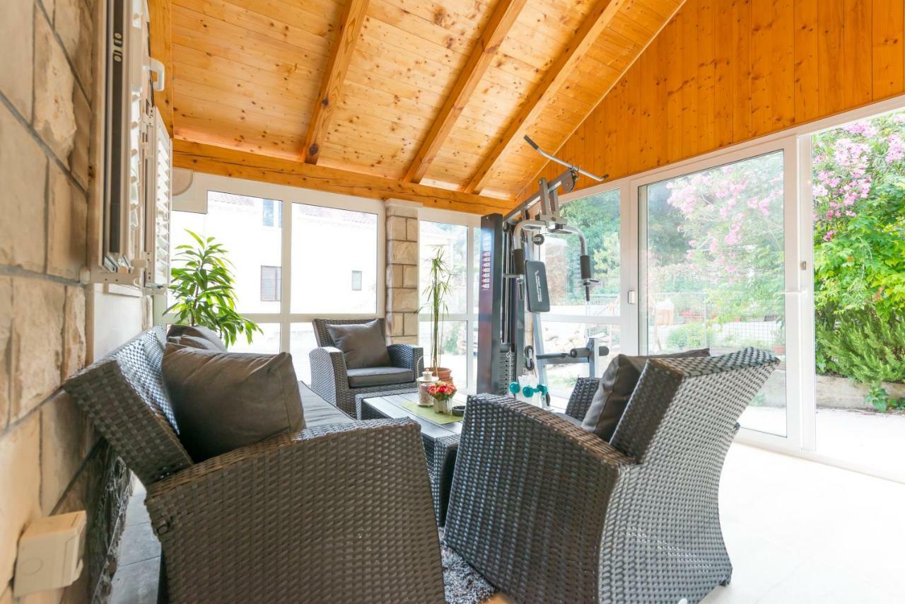 Tranquility And Nature In 4 Bedroom With Sea View Mokosica Exterior photo