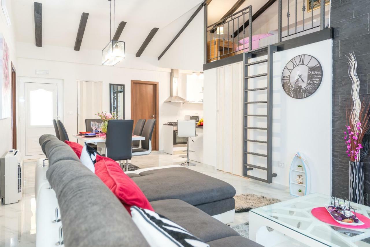 Tranquility And Nature In 4 Bedroom With Sea View Mokosica Exterior photo